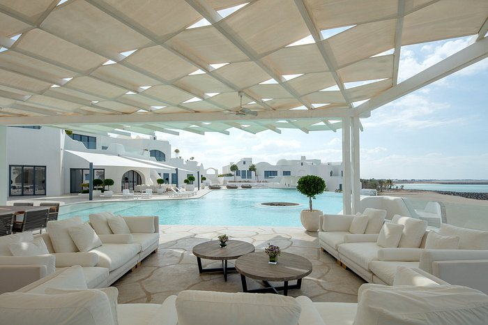 anantara-santorini-abudhabi